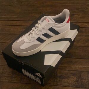 Adidas Barreda Mens size9 Classic Sneakers NWT